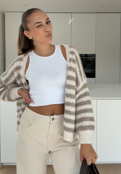 Cárdigan color canela