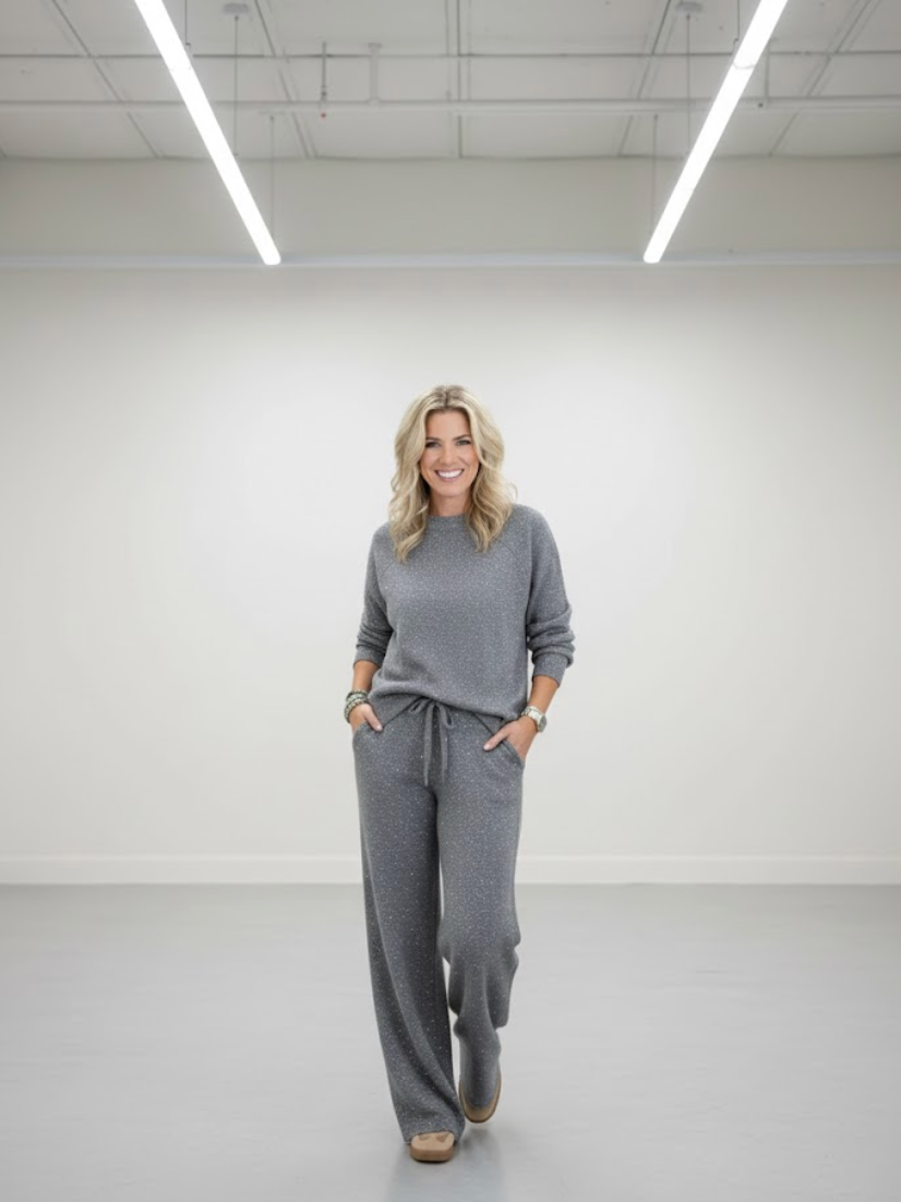 Anna | Traje casual de cuello redondo y brillante.