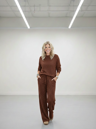 Anna | Traje casual de cuello redondo y brillante.