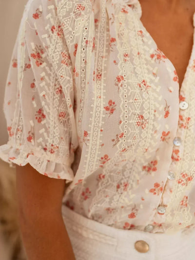 Alva™ – Blusa vaporosa con estampado floral romántico